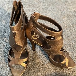 Madeline Pewter Metallic High Heel Shoe size 8